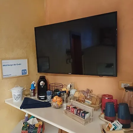 Borgo Dei Cedri Couette-café 3*